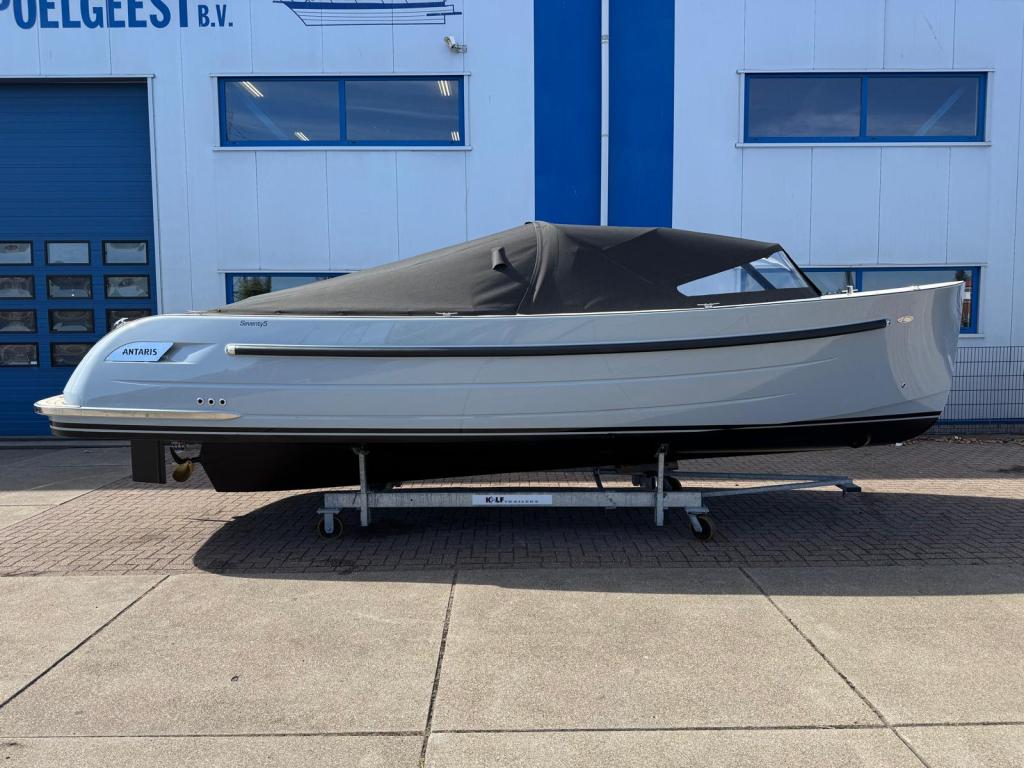 Antaris Seventy5 met Vetus 52pk