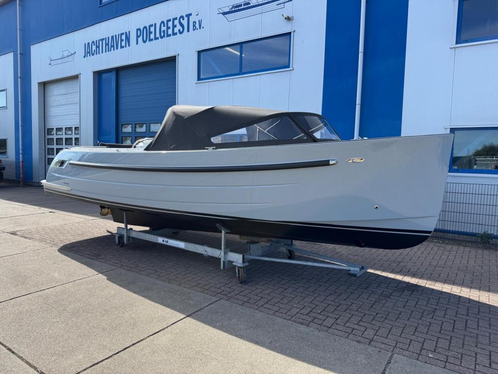 Antaris Seventy5 met Vetus 52pk