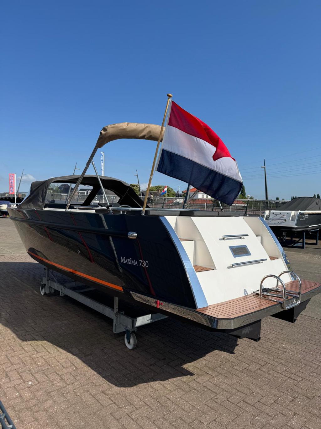 Maxima 730 met Honda 30pk