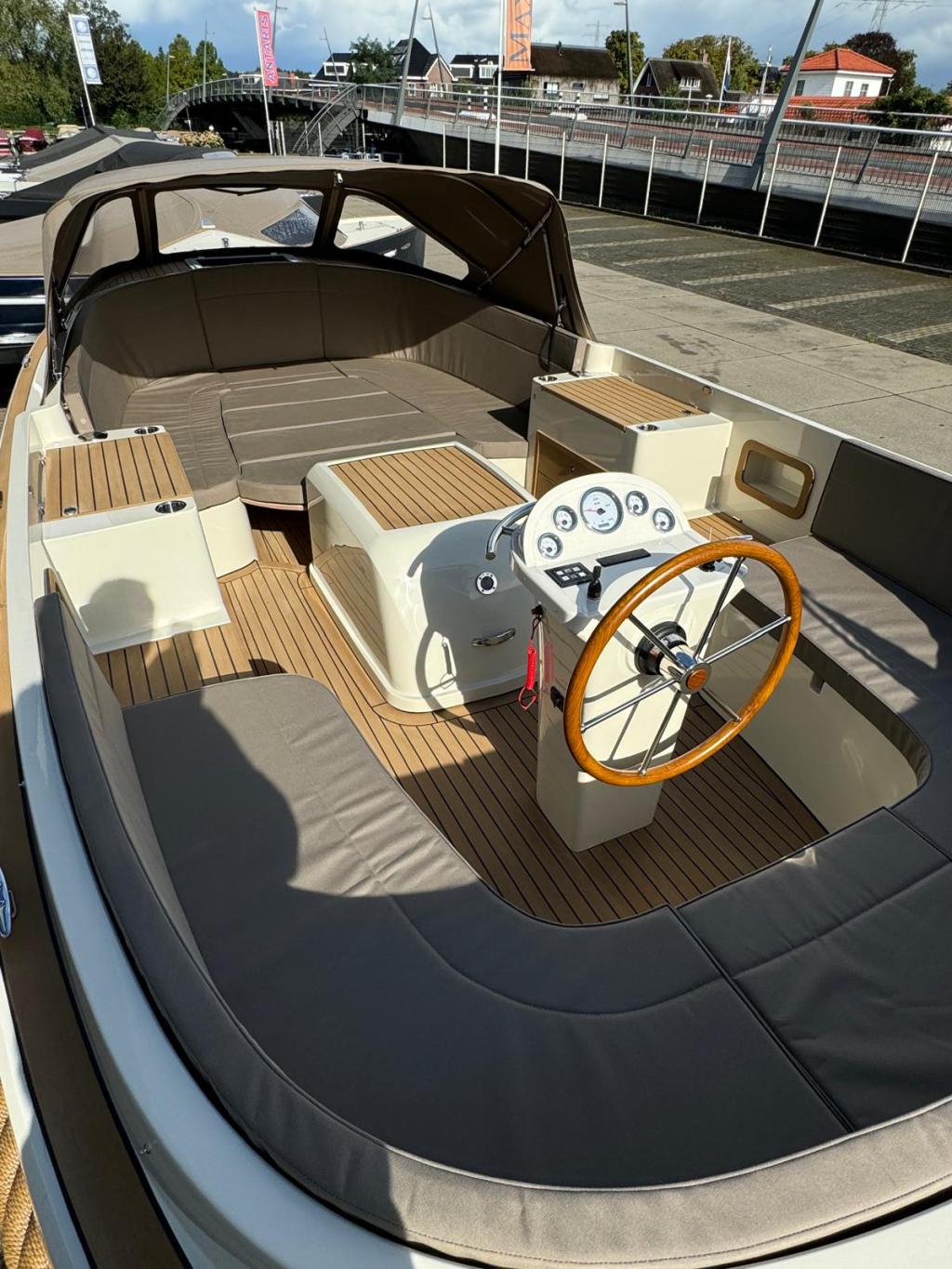 Maril 7Nxt met Vetus 52 pk