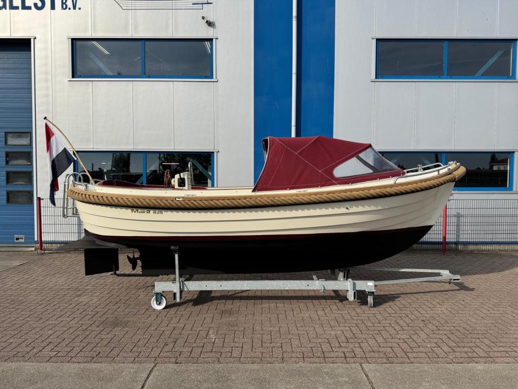 Maril 625 met Vetus 25 pk