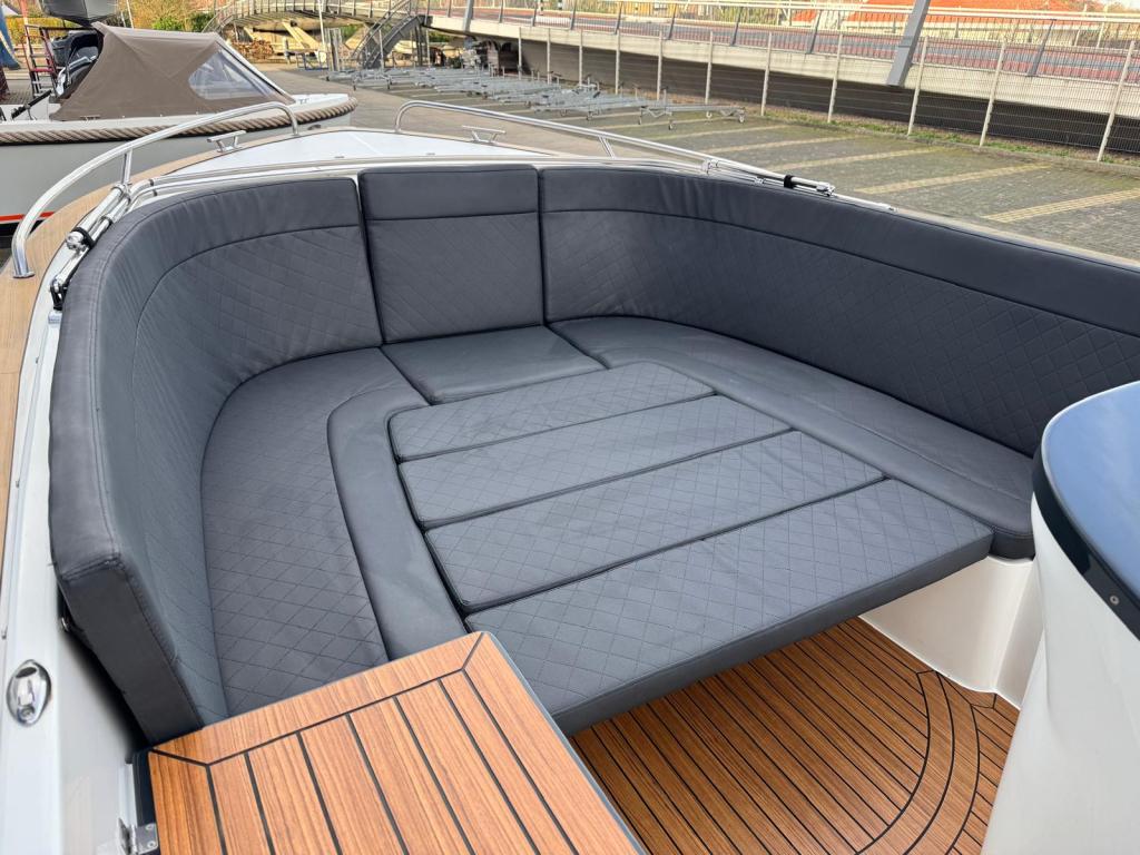 Maxima 720 met Honda 135 pk