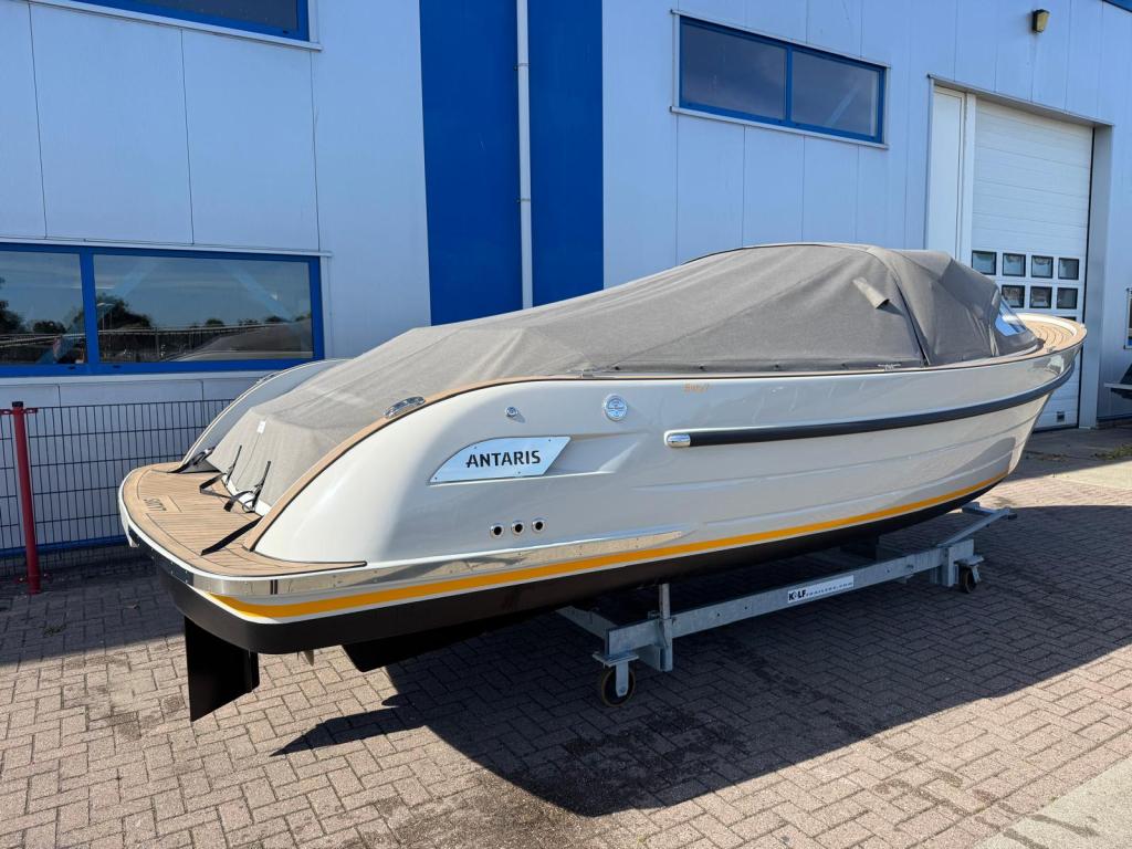 Antaris Sixty7 met Vetus 42 pk