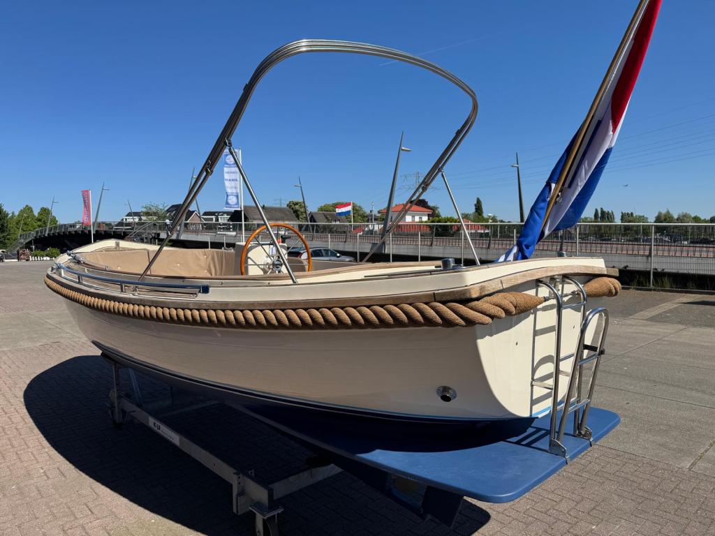 Makma Vlet met Yanmar 27pk