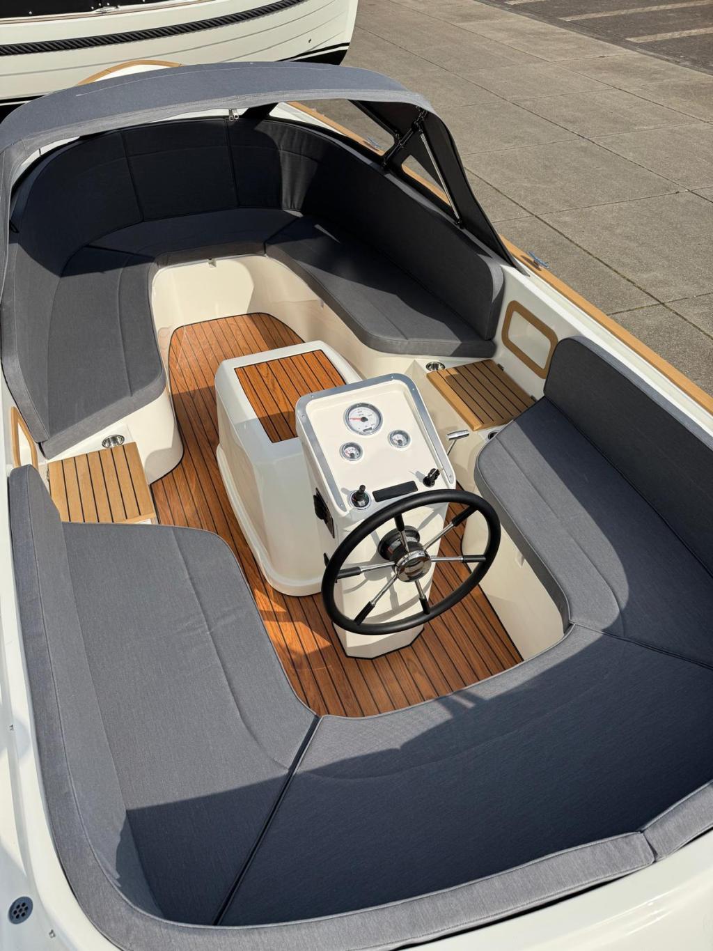 Antaris Fifty5 met Vetus 27pk