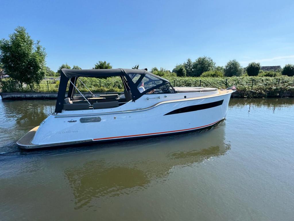 Maxima 920 cabin met Yanmar 110pk (Demonstratiemodel)