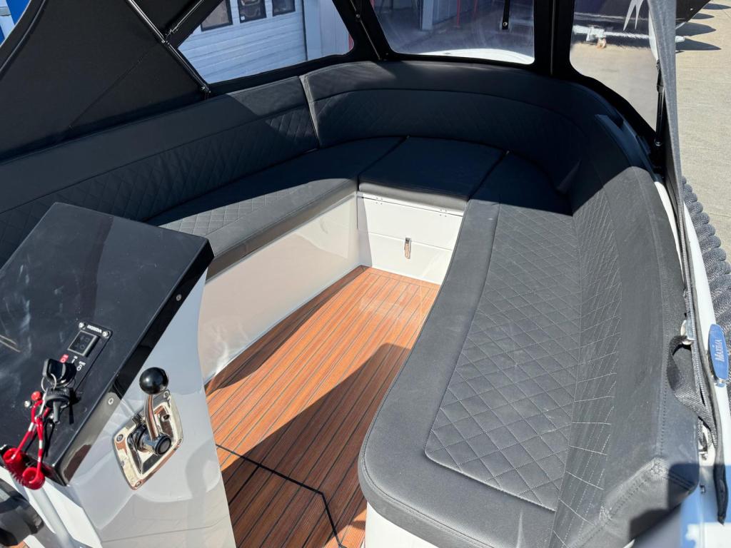 Maxima 600 met Honda 20 pk