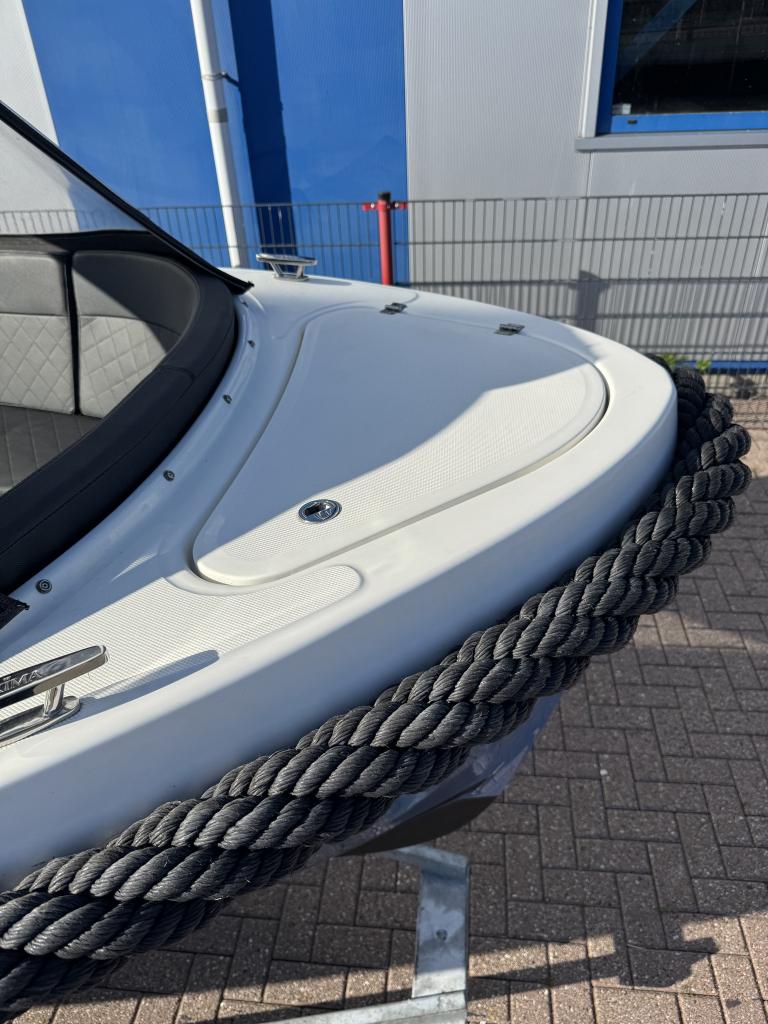 Maxima 600 met Honda 20 pk