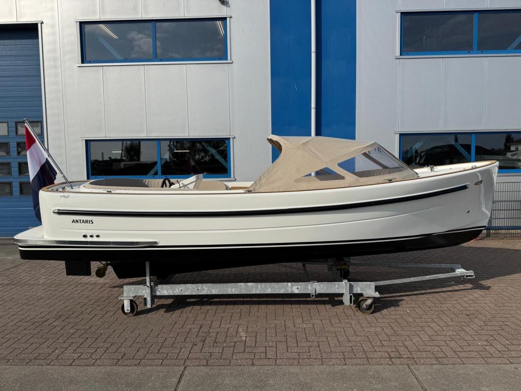 Antaris Fifty5 met Vetus 27pk