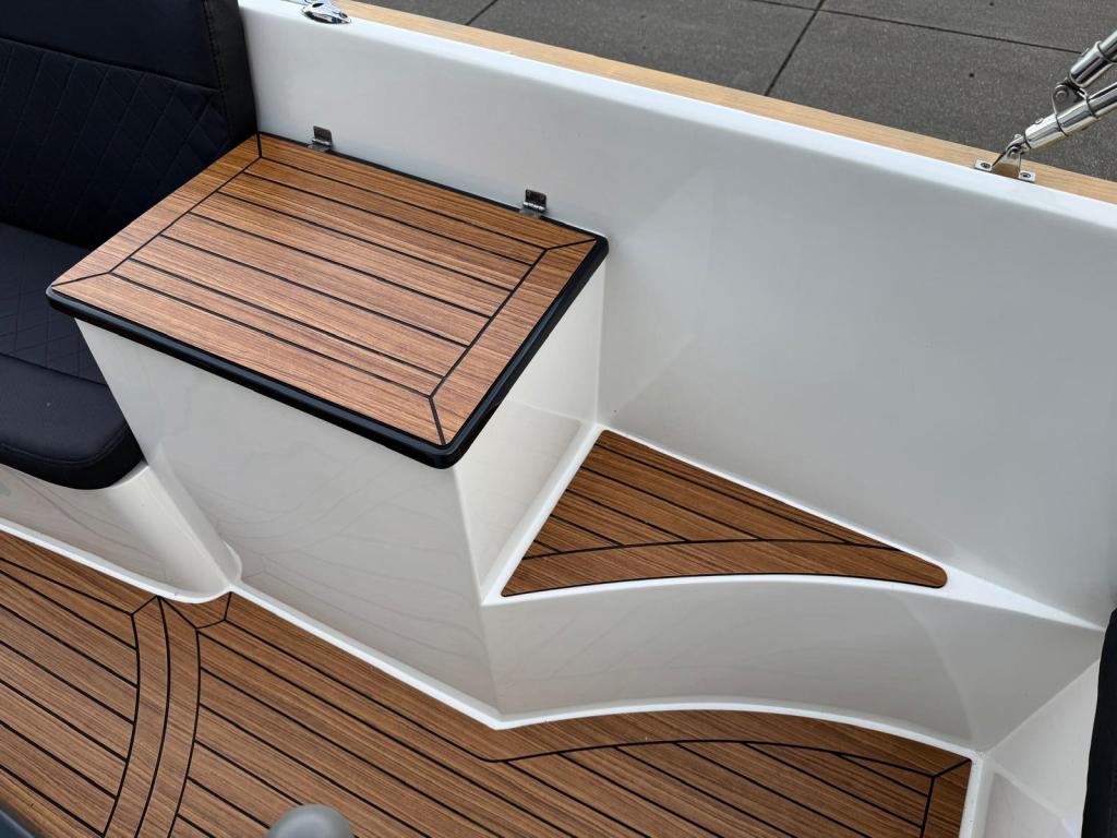 Maxima 720 met Honda 135 pk