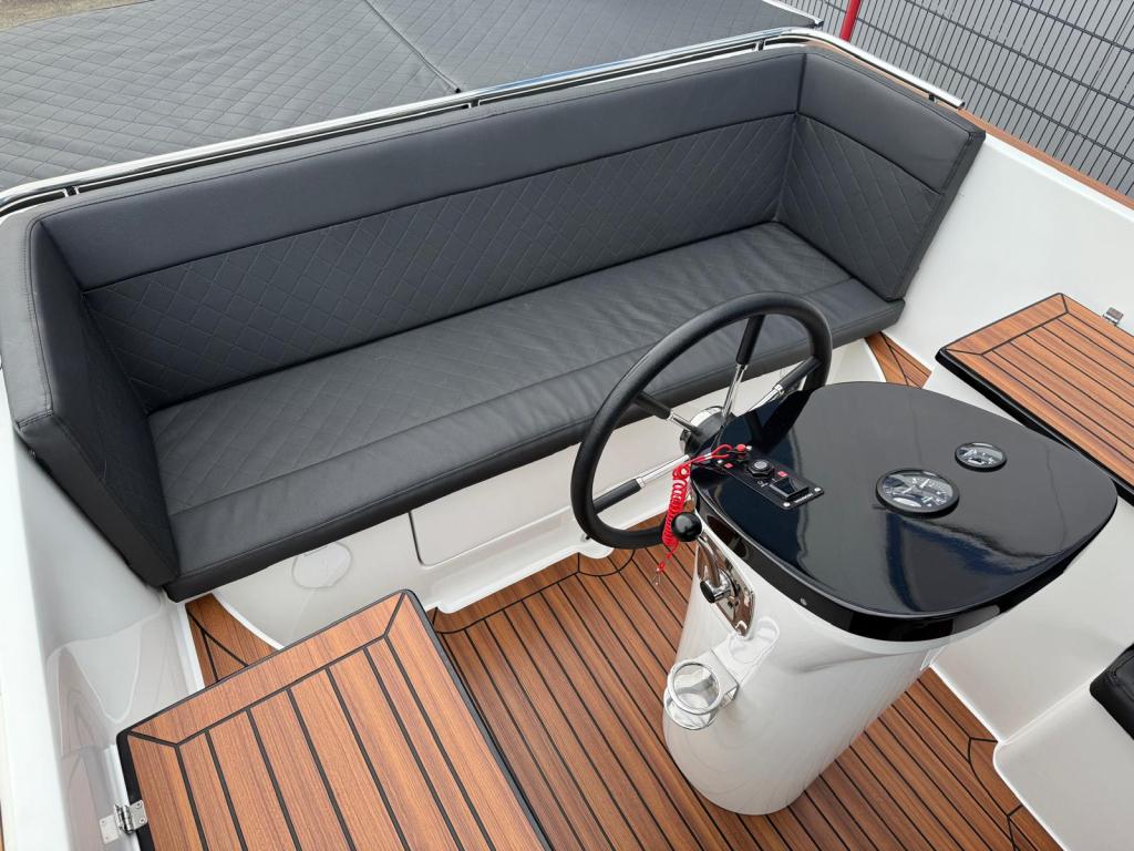 Maxima 620 met Honda 30 pk