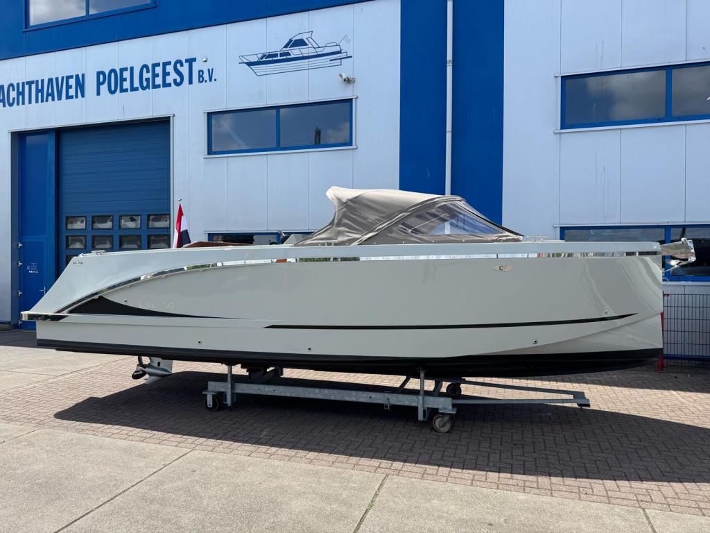 Maxima 740 met Honda 250pk - DEMO