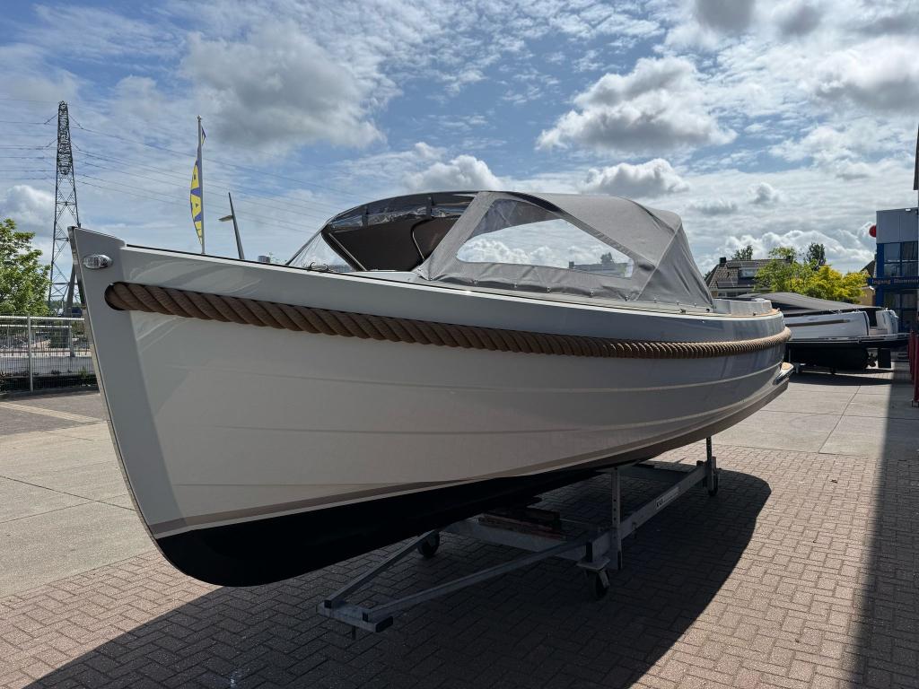 Maril 7NXT met Vetus 52pk