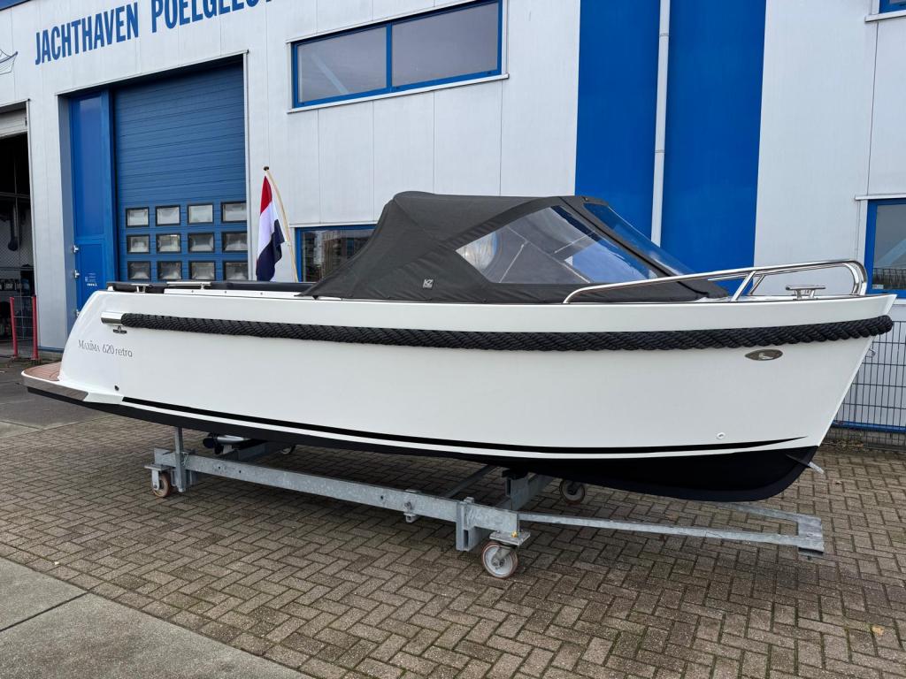 Maxima 620 met Honda 30 pk