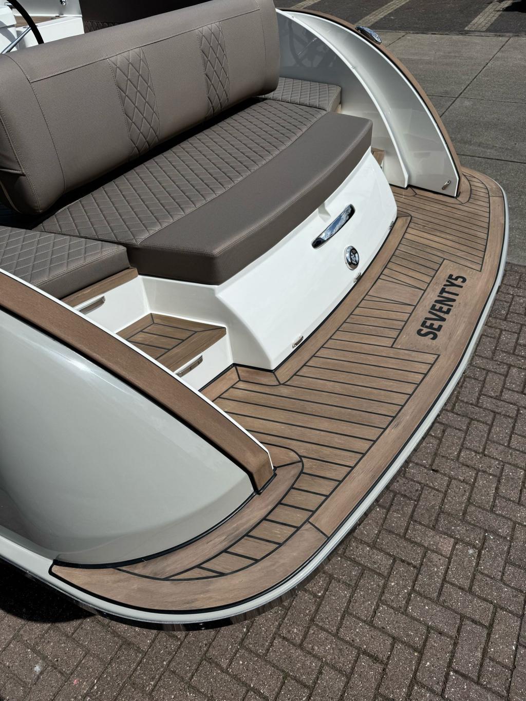 Antaris  Seventy5 met Vetus 52pk