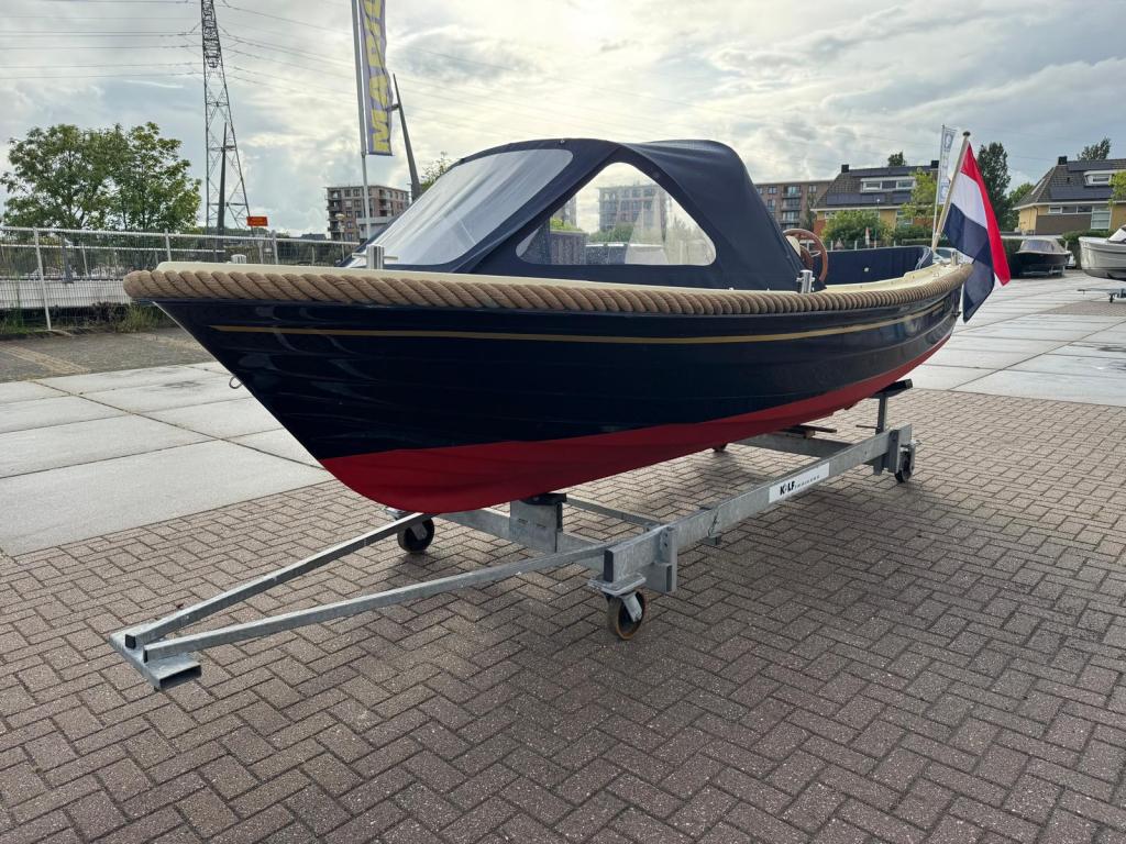 Antaris 520 met Vetus 11pk