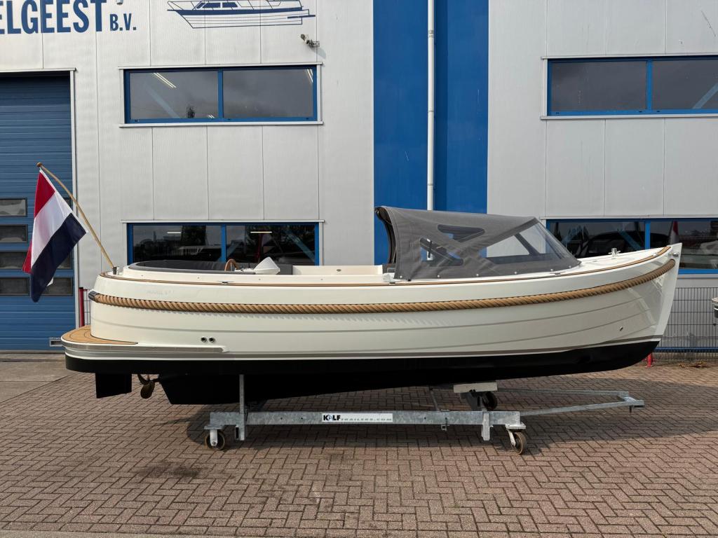 Maril 6NXT met Vetus 42pk