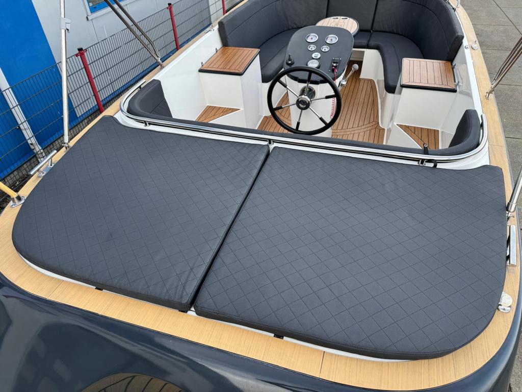 Maxima 720 met Honda 135 pk