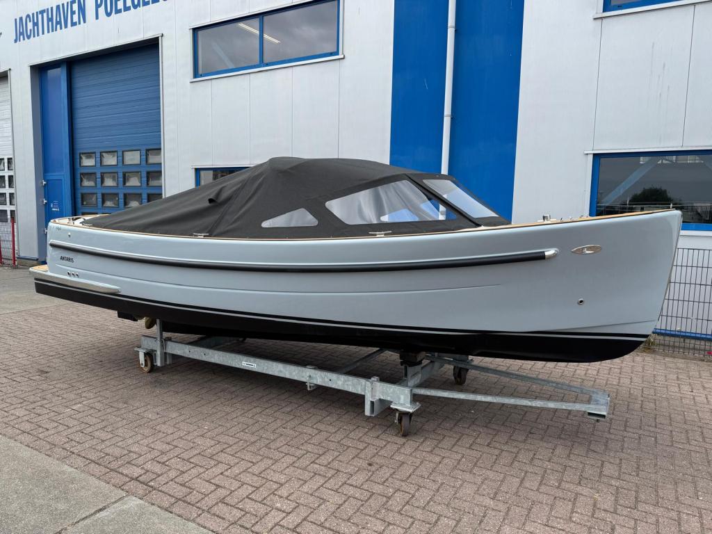 Antaris Fifty5 met Vetus 27pk