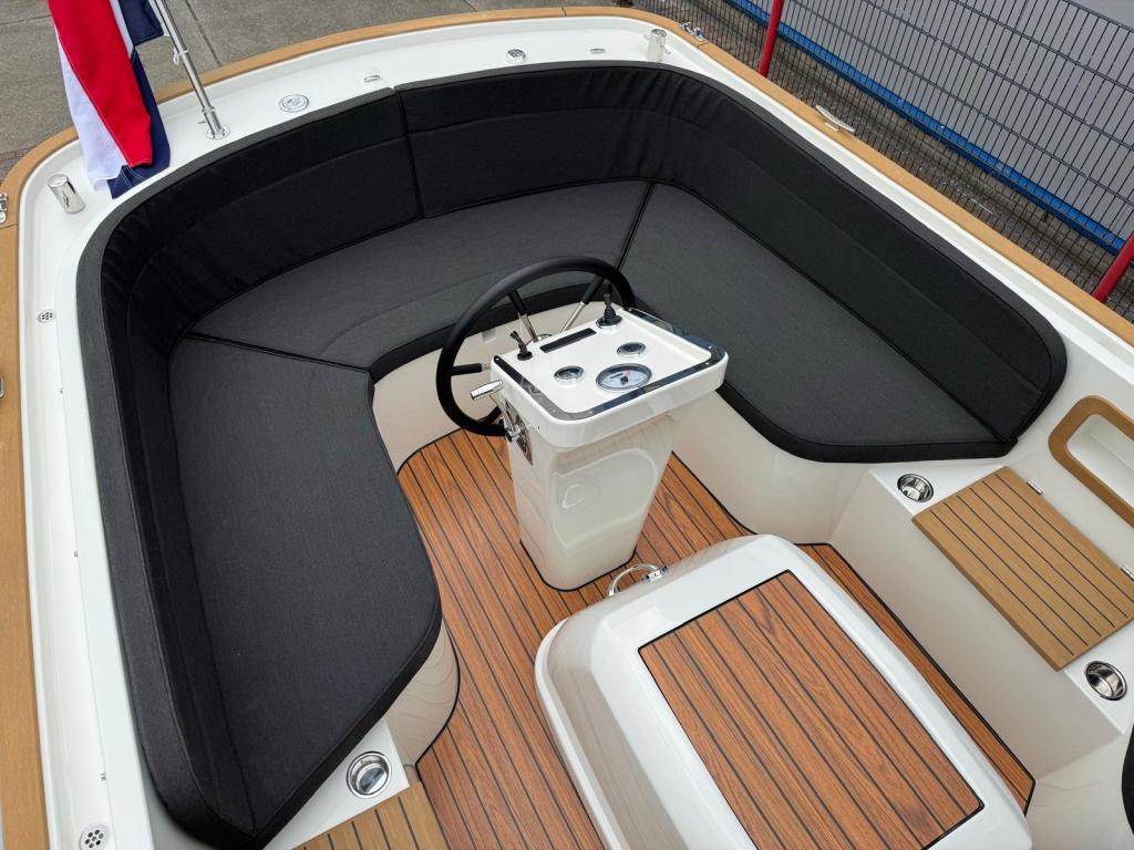 Antaris Fifty5 met Vetus 27pk