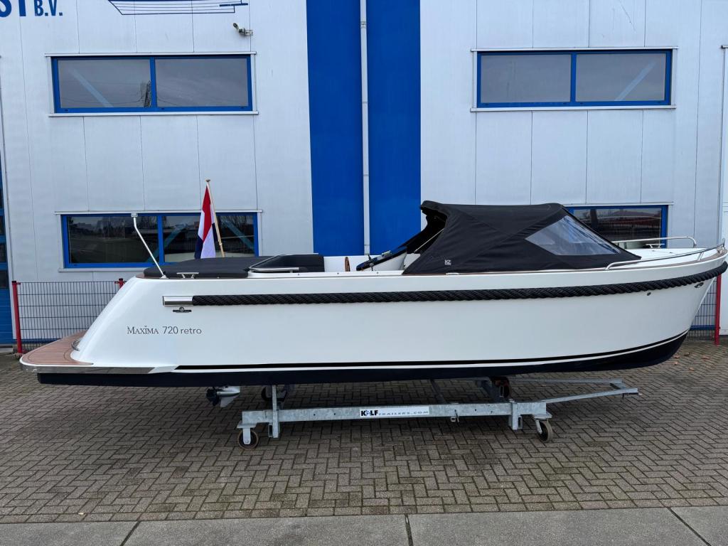 Maxima 720 met Honda 50 pk