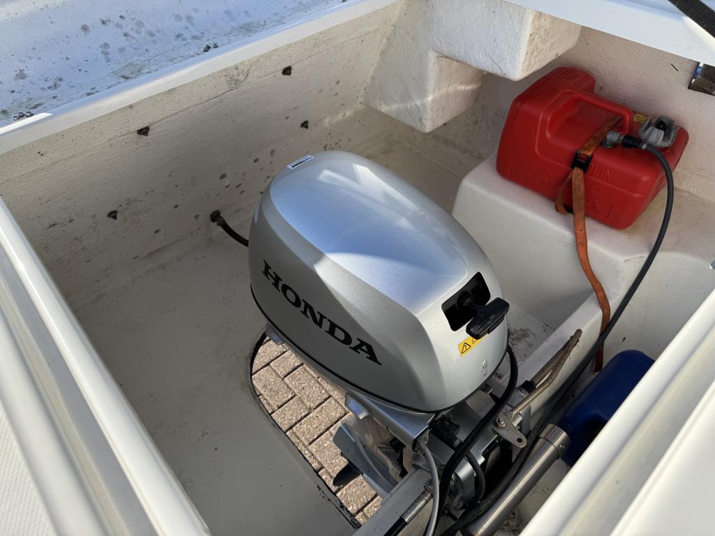 Maxima 600 met Honda 20 pk