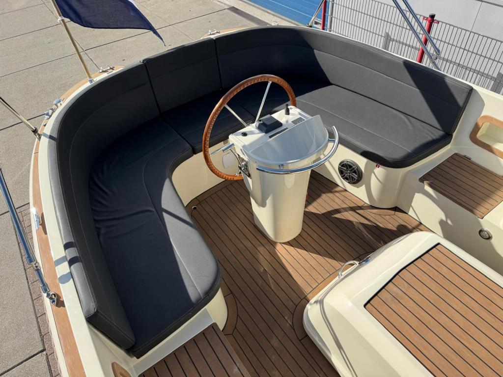 Maril 7Nxt met Vetus 52 pk