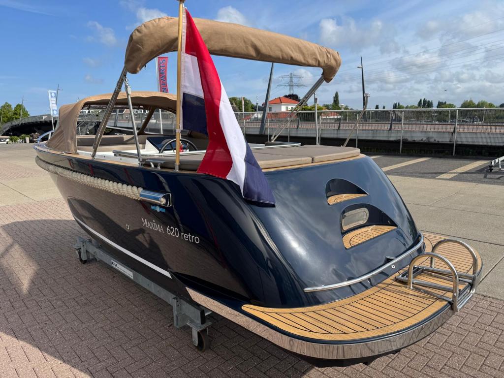 Maxima  620 Retro met Suzuki 30 pk