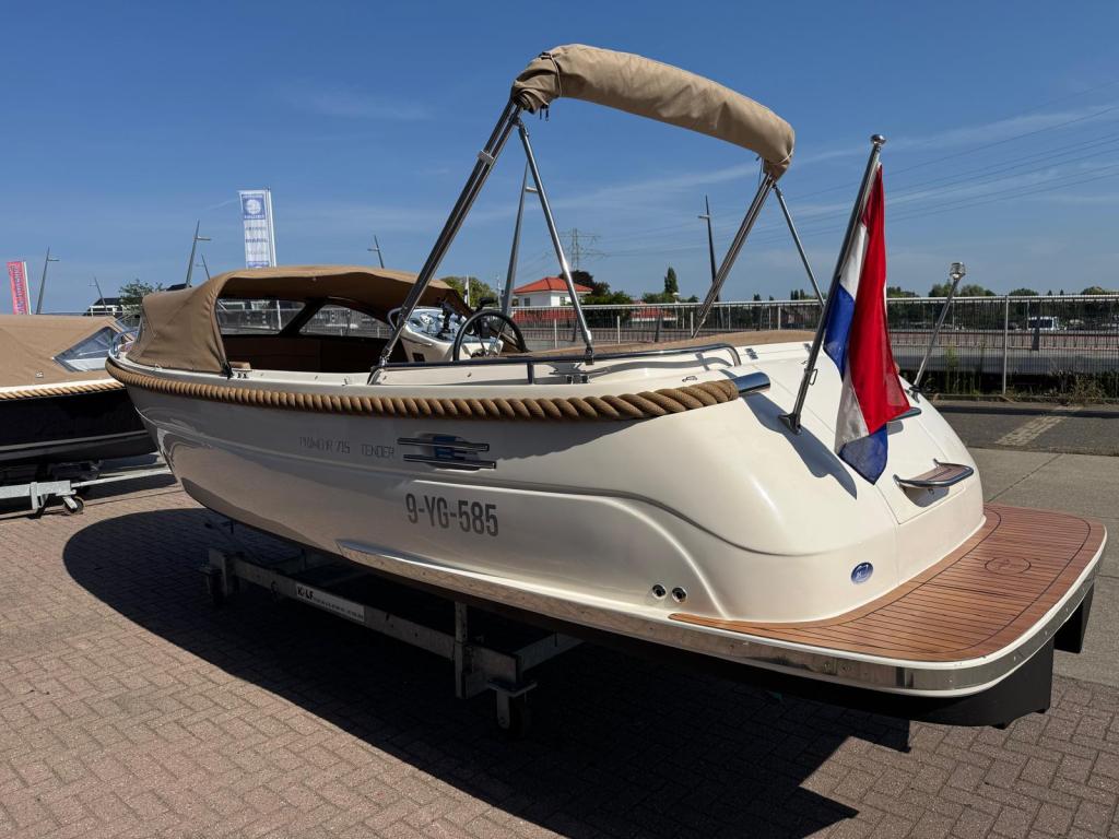 Primeur 715 Tender met Suzuki 40 pk