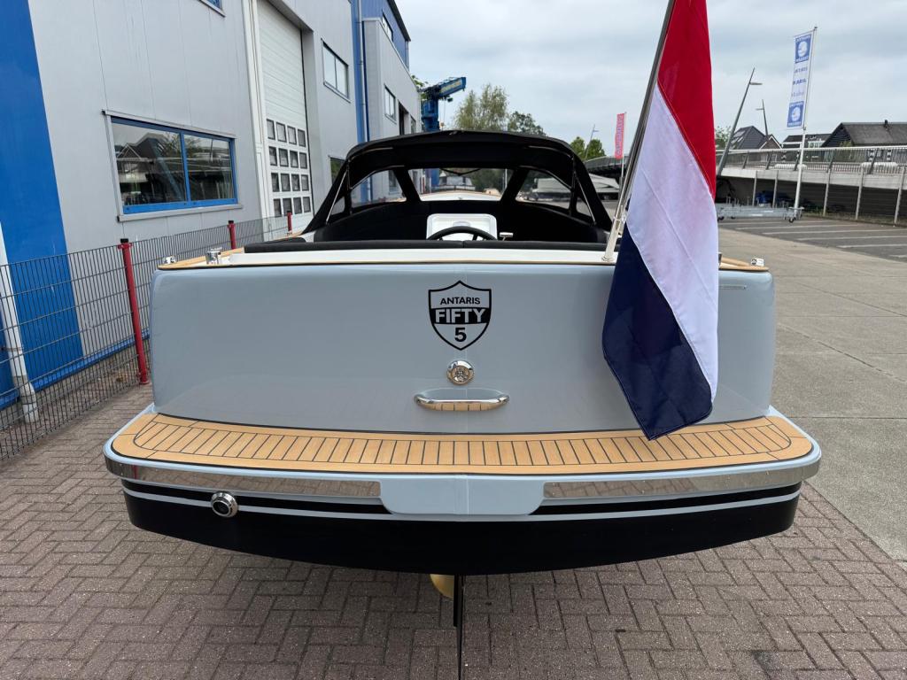 Antaris Fifty5 met Vetus 27pk