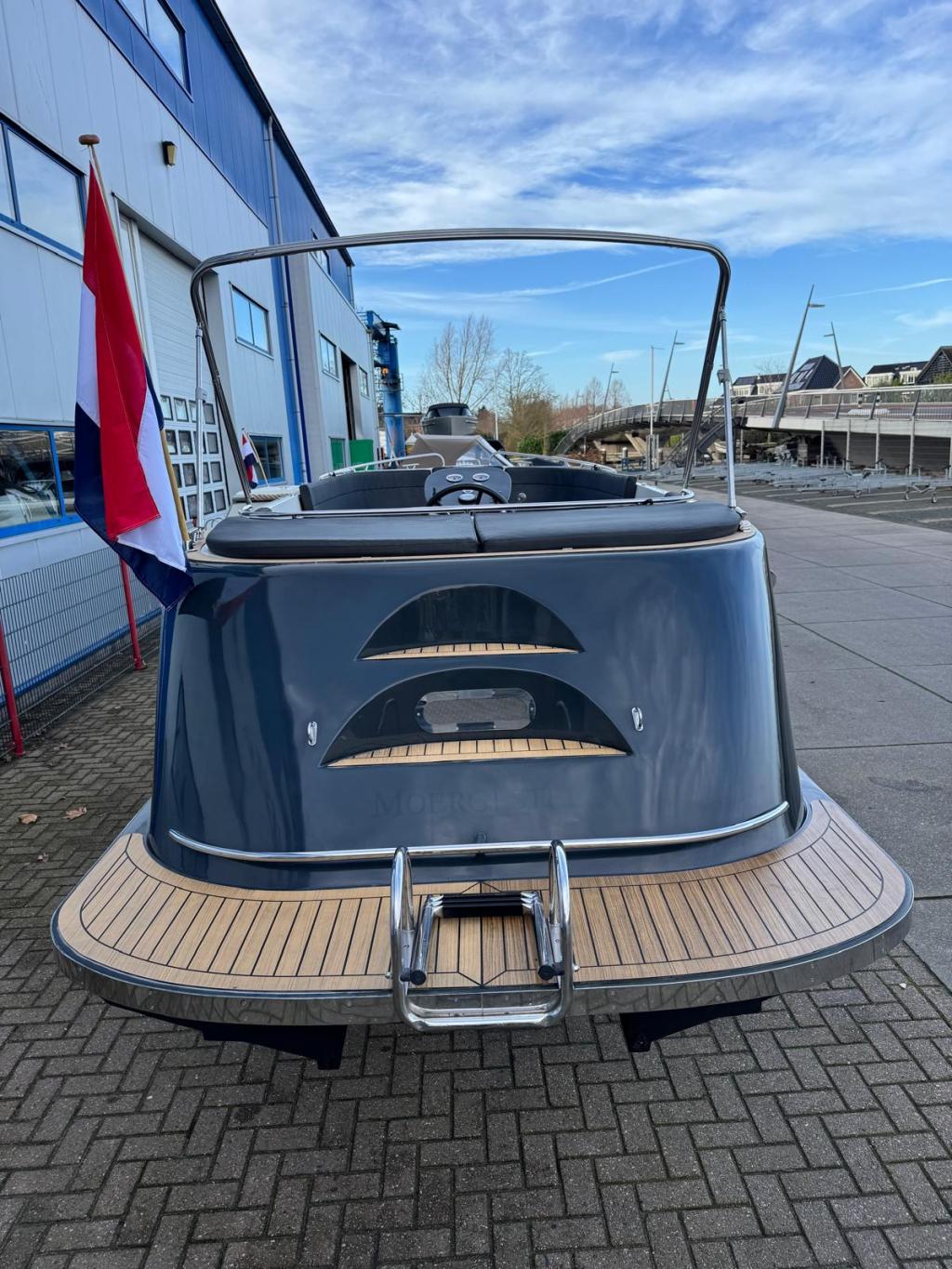 Maxima 720 met Honda 135 pk