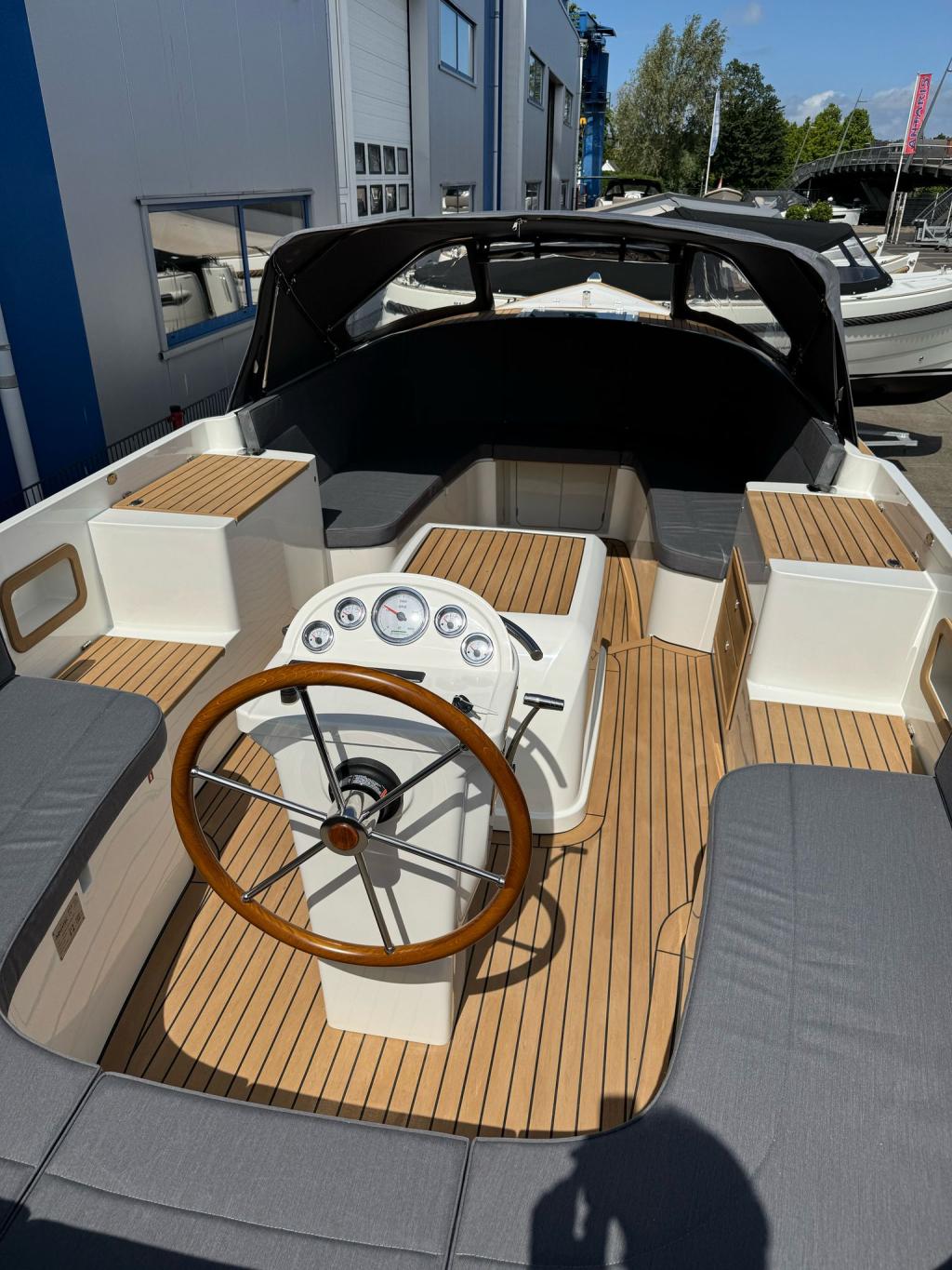 Maril 7NXT met Vetus 52pk