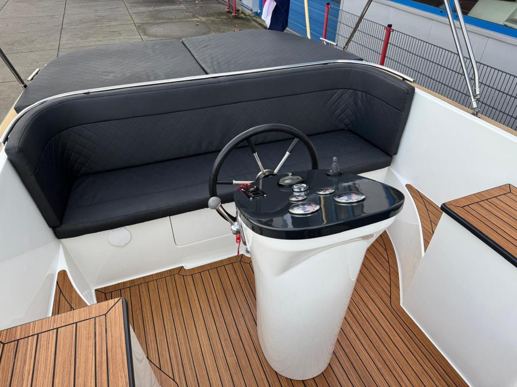 Maxima 720 met Honda 135 pk