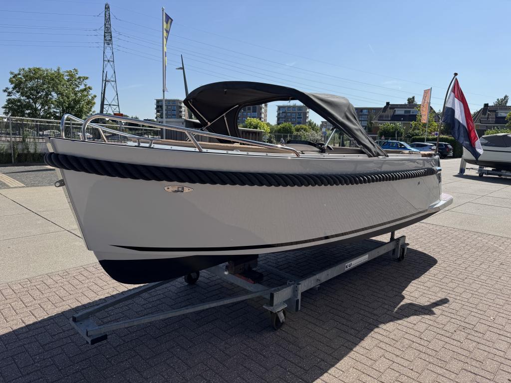 Maxima 620 MC Retro met Honda 30pk