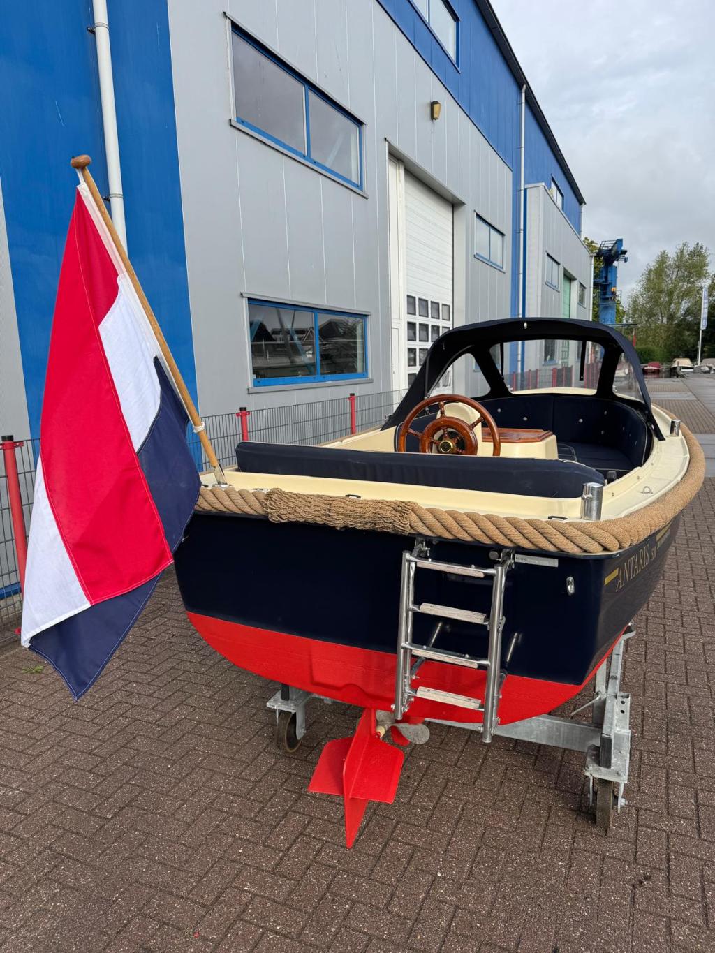 Antaris 520 met Vetus 11pk