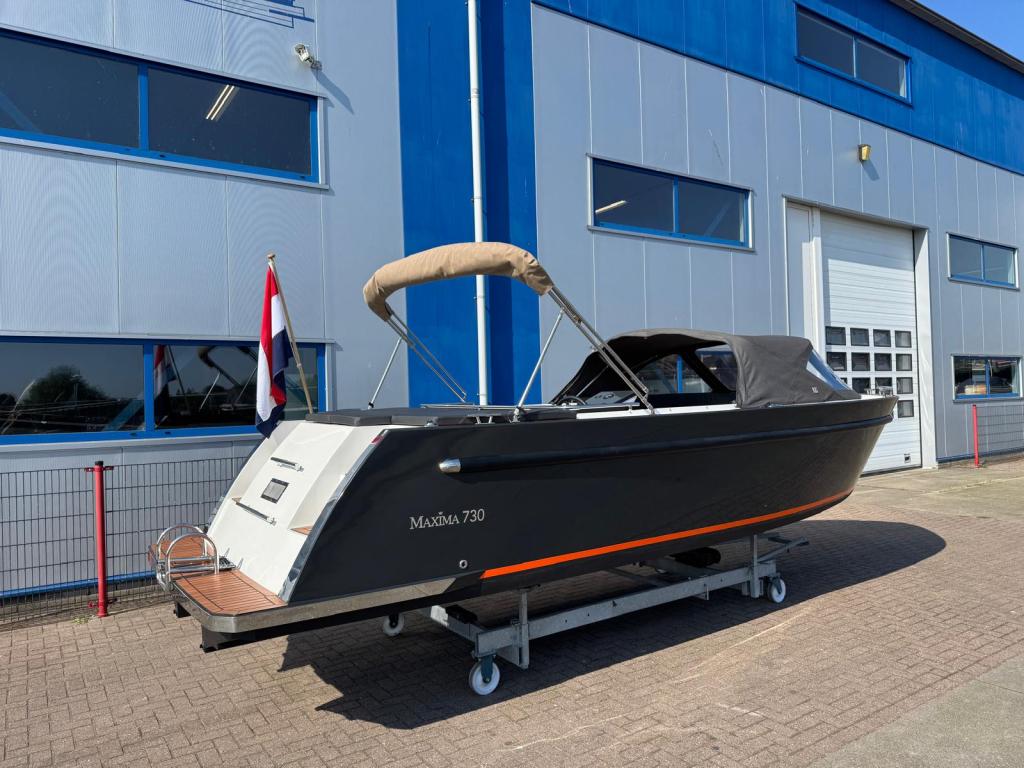 Maxima 730 met Honda 30pk