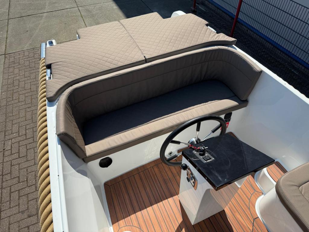 Maxima 600 met Honda 20pk