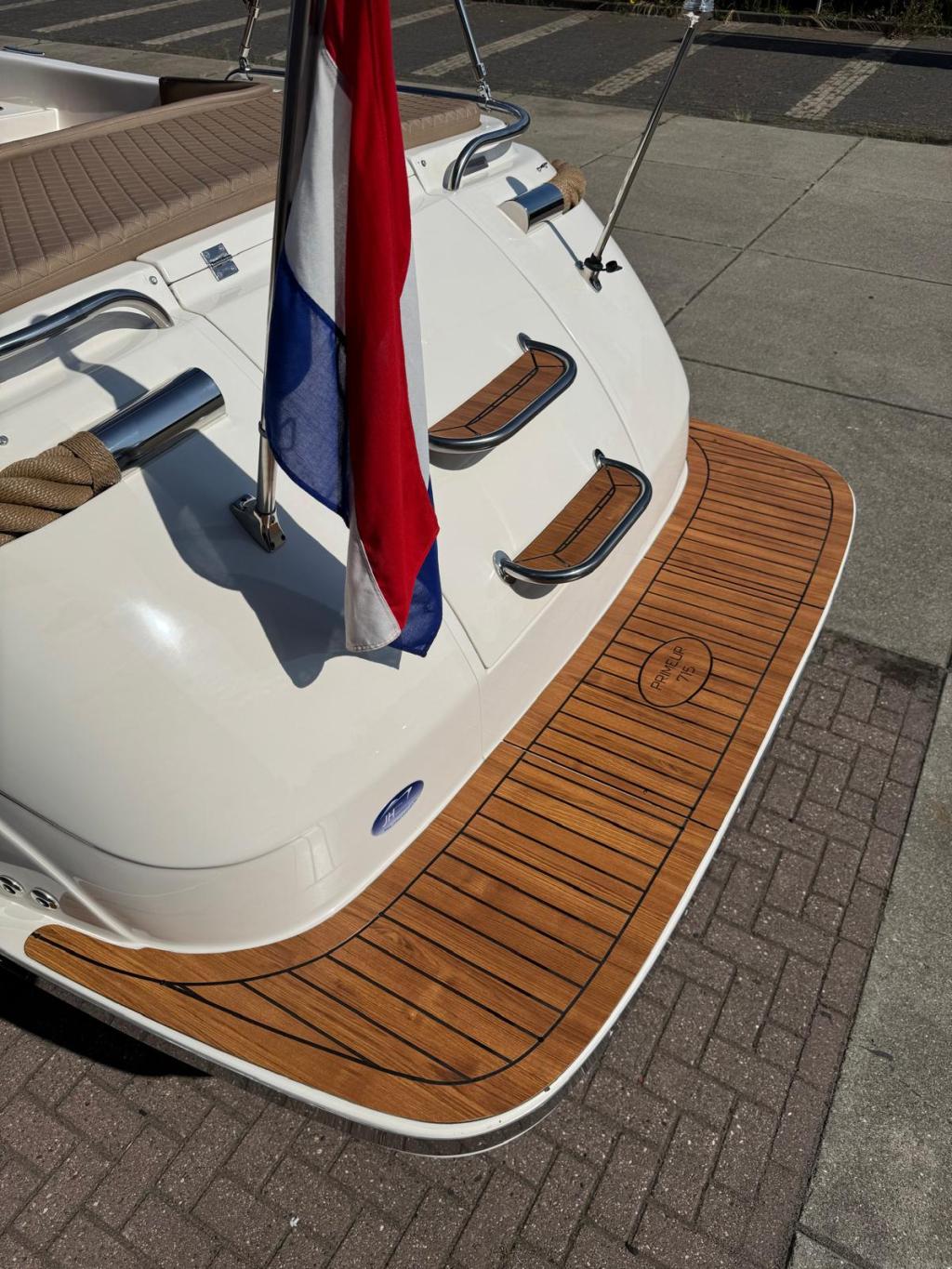 Primeur 715 Tender met Suzuki 40 pk