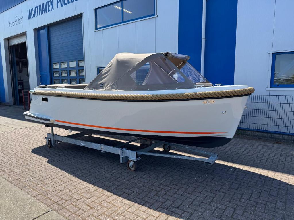 Maxima 600 met Honda 20pk