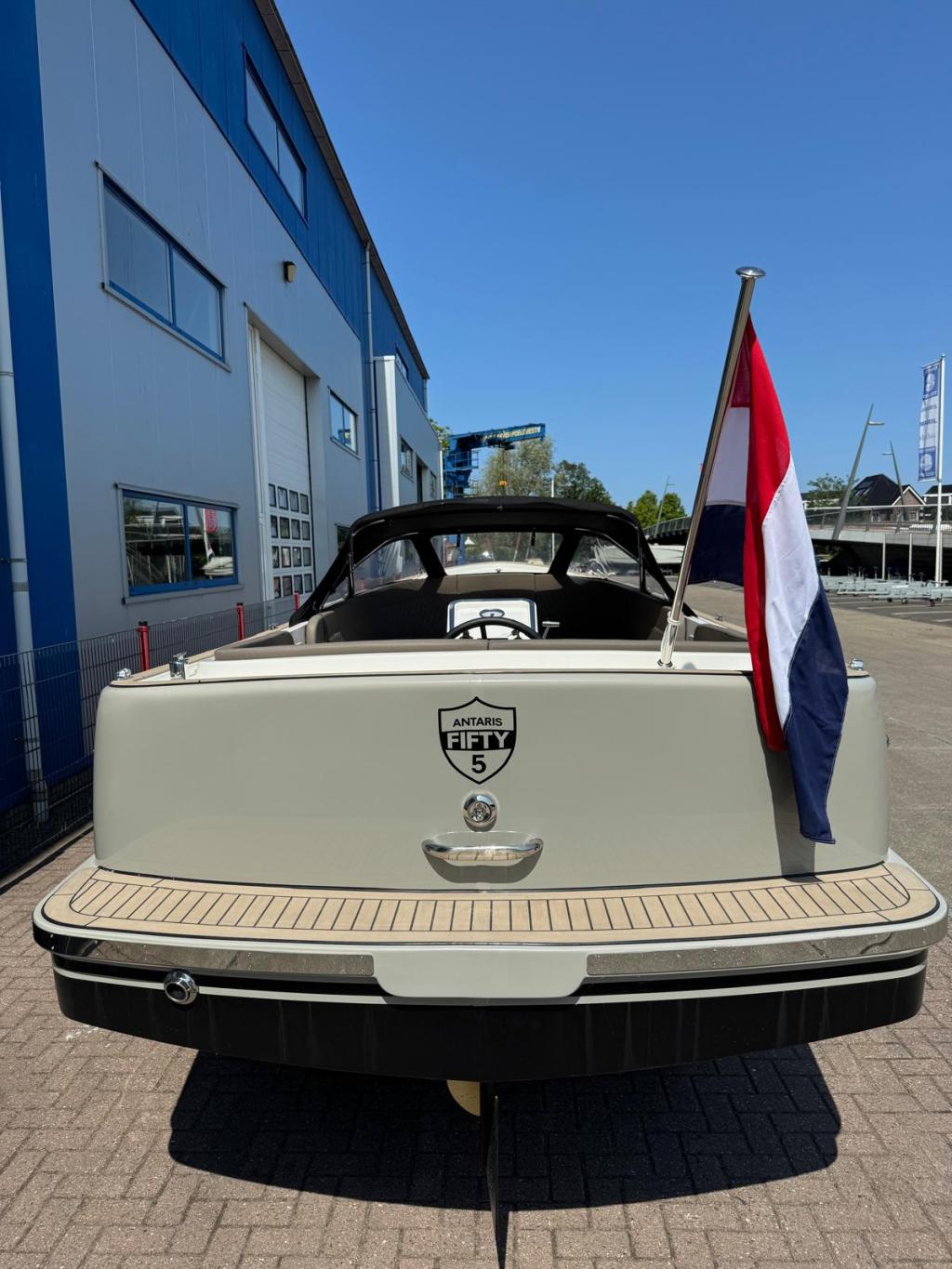 Antaris Fifty5 met Vetus 27pk