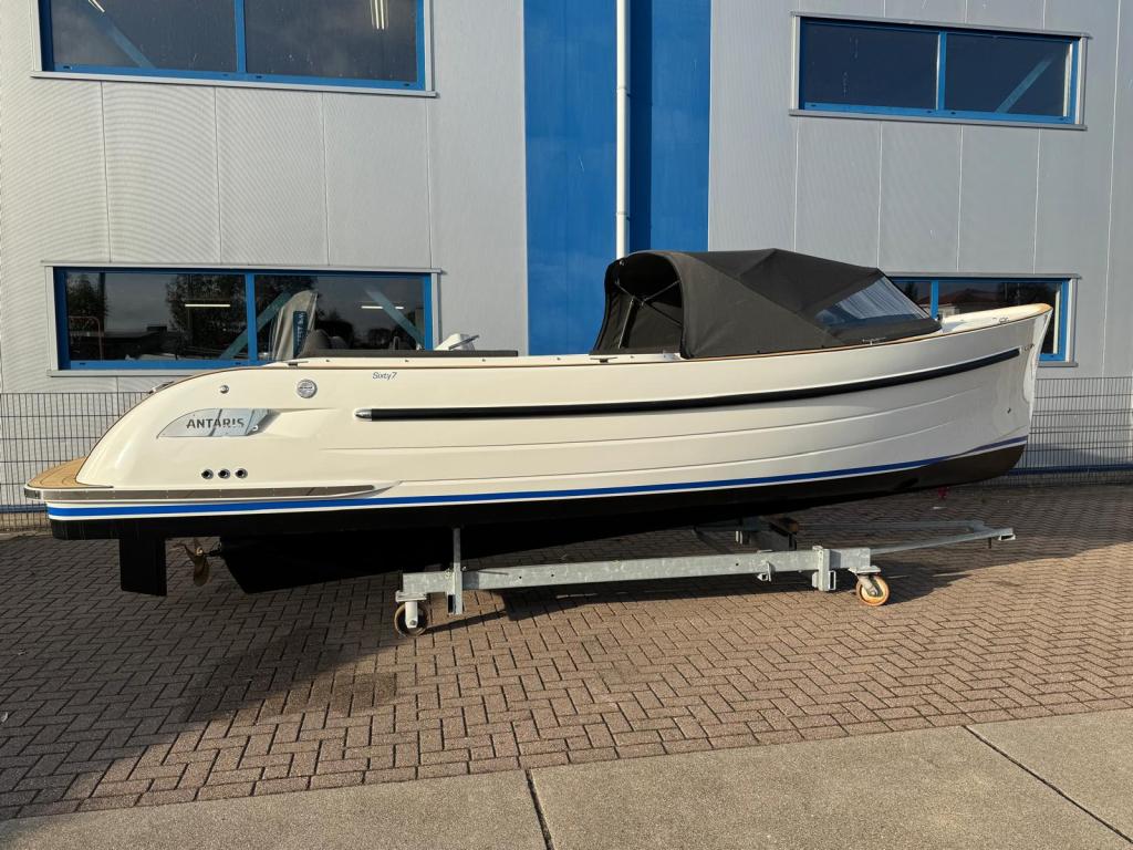 Antaris Sixty7 met Vetus 42 pk