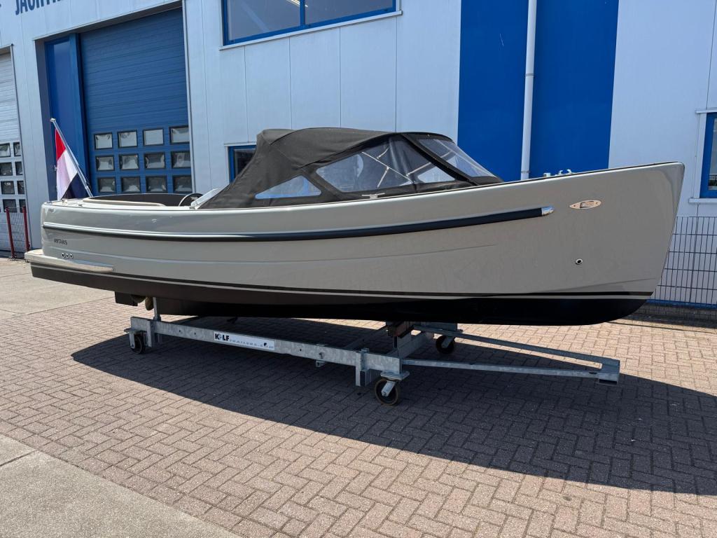 Antaris Fifty5 met Vetus 27pk