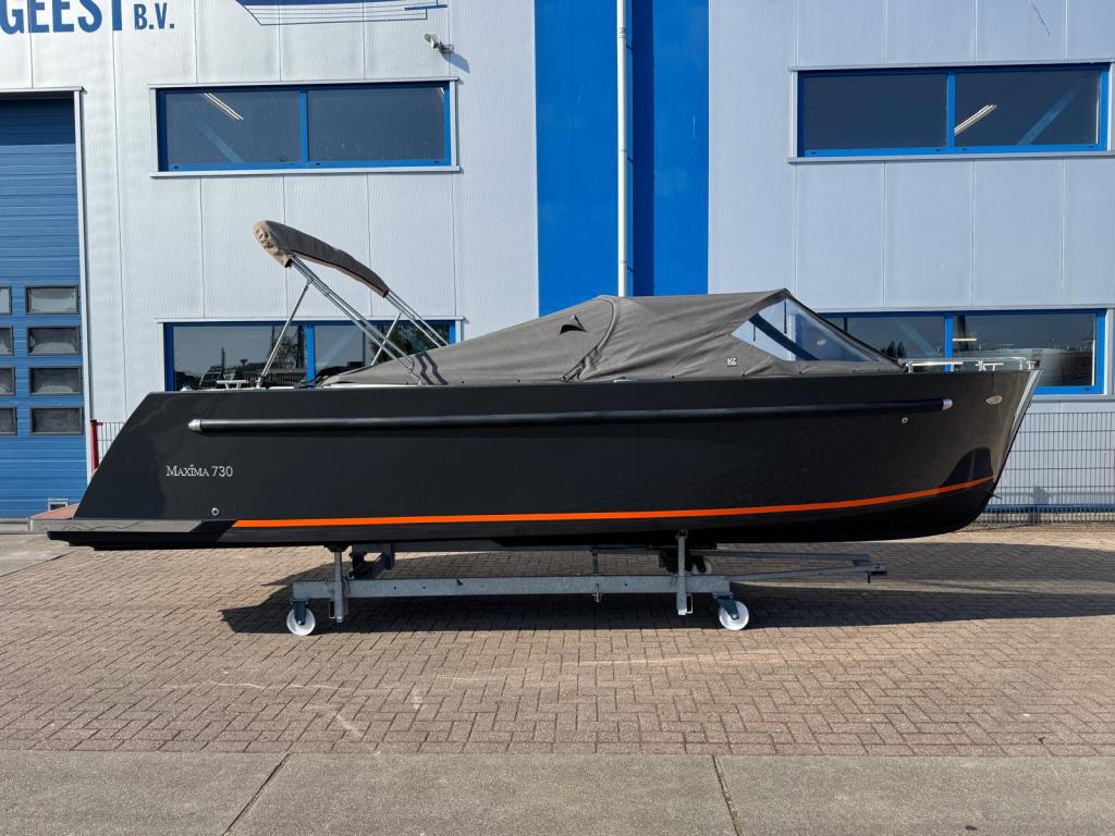 Maxima 730 met Honda 30pk