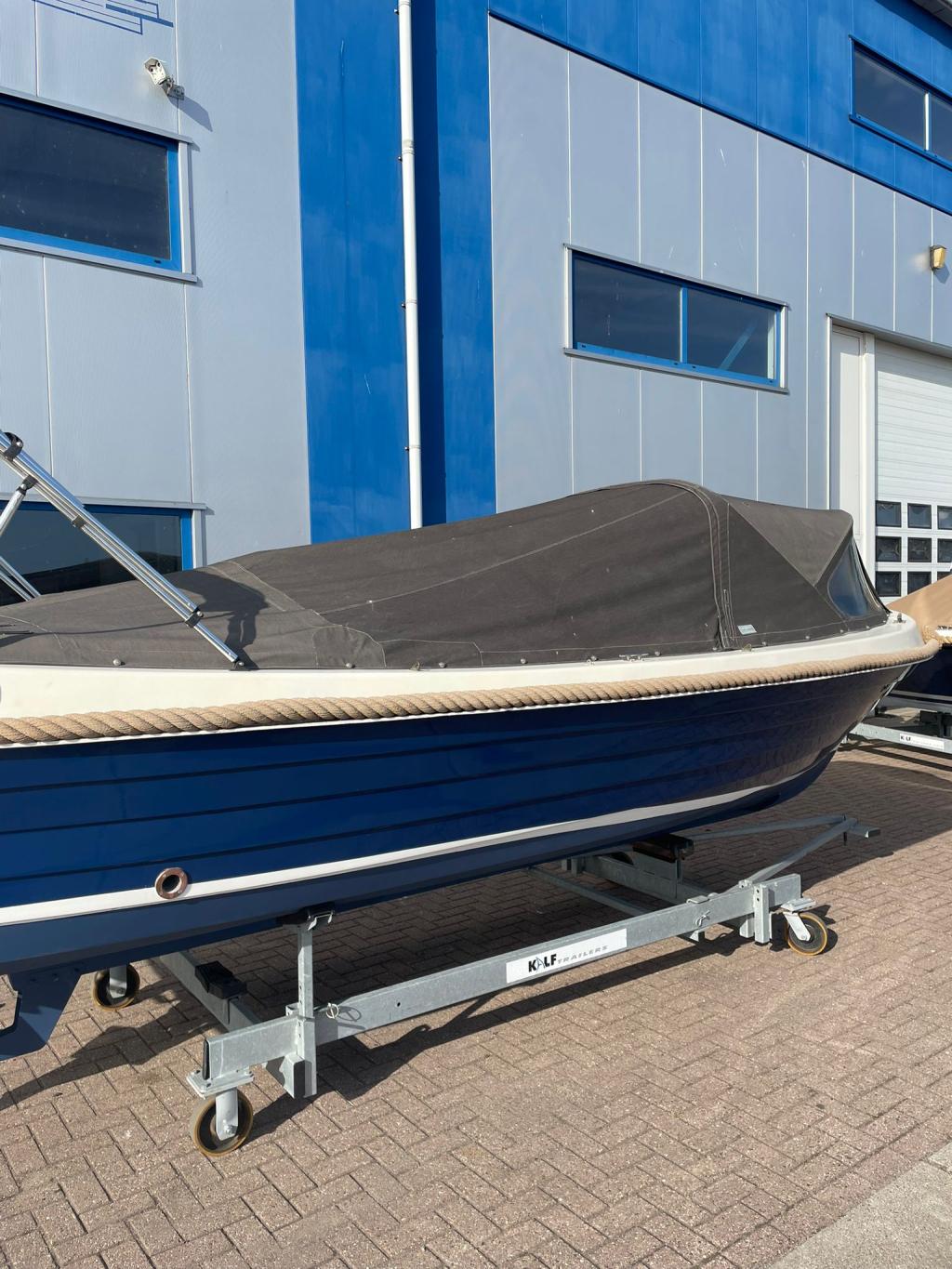 Classic 620 met Vetus 16 pk