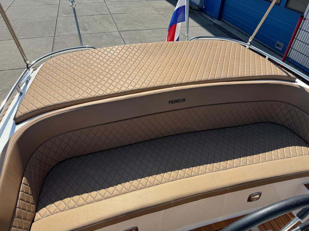 Primeur 715 Tender met Suzuki 40 pk