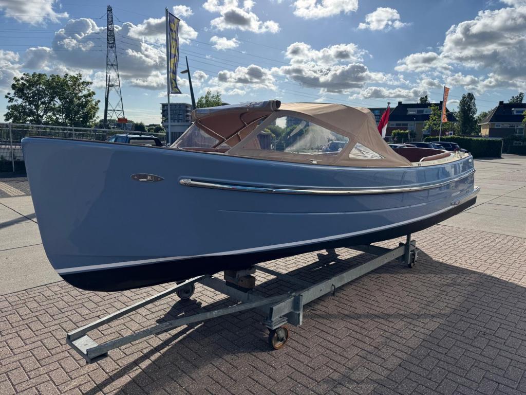 Antaris Fifty5 met Vetus 27pk