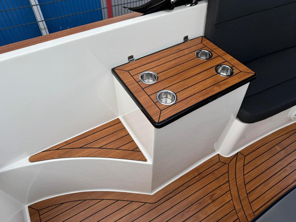 Maxima 720 met Honda 50 pk