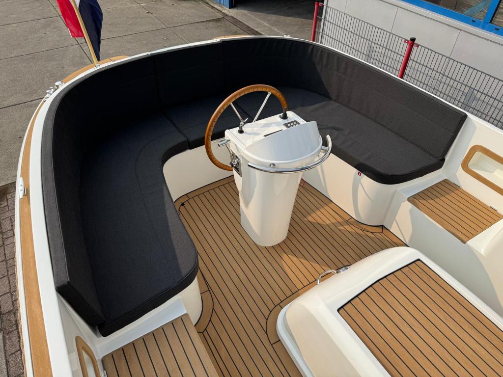 Maril 7NXT met Vetus 52pk