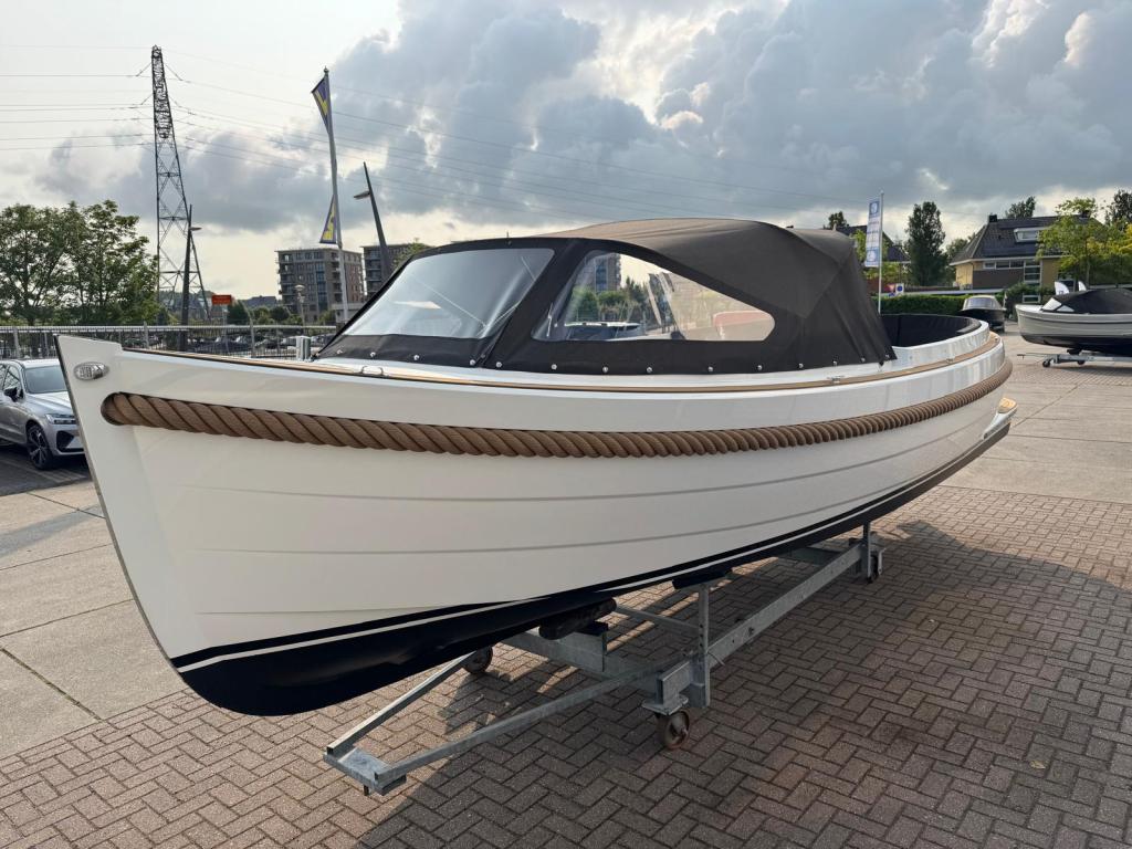 Maril 7NXT met Vetus 52pk