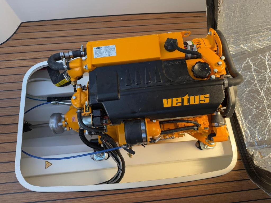 Antaris Sixty6 met Vetus 42 pk